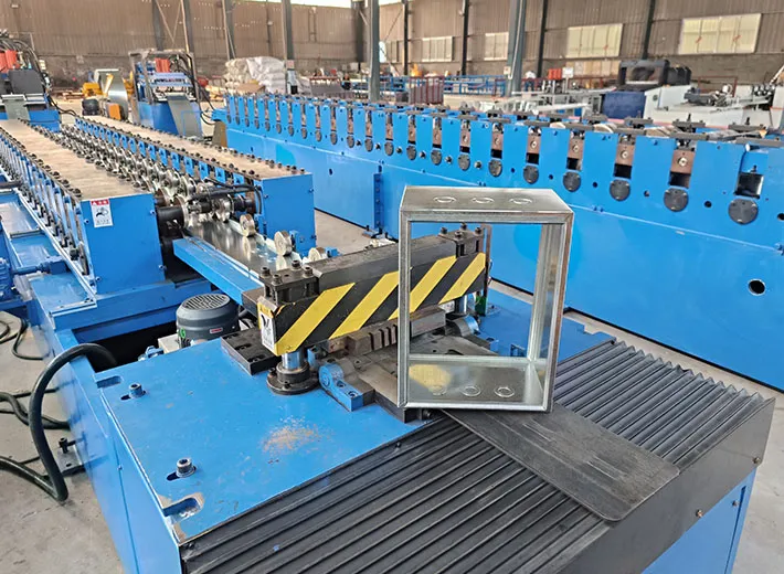 Fire extinguisher box (1)