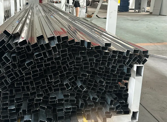 Receiving Table & Palletizer